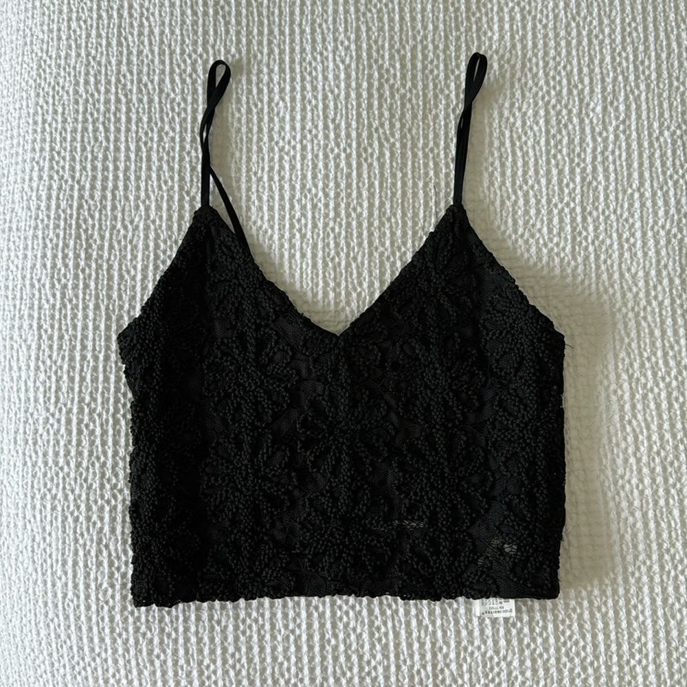 Zara -Embroidered Crop top spaghetti straps -M